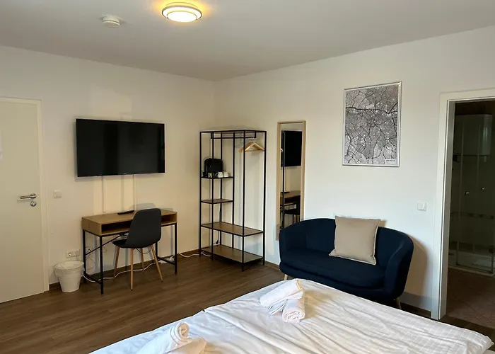 Riverside Airport Hotel